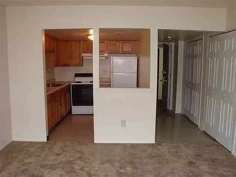 7236 Rutland St, Detroit, MI 48228 photo 2