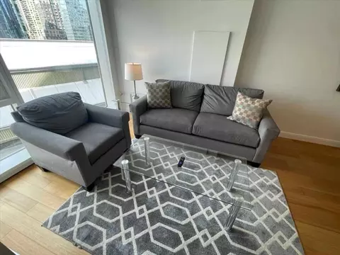 W 57th St, New York, NY 10019