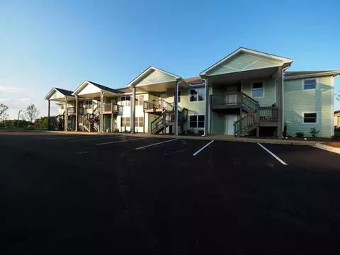 61 Charleston Ct, Hendersonville, NC 28792