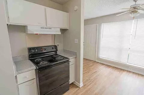 3350 Hickory Hill Rd, Memphis, TN 38115 photo 2