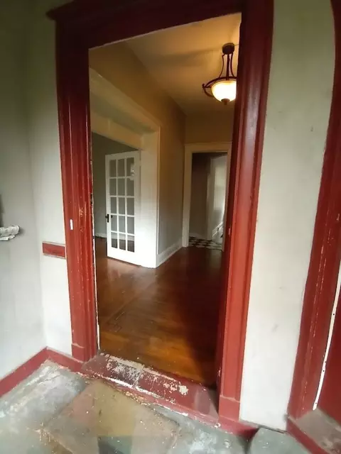415 Belgravia Ct, Louisville, KY 40208