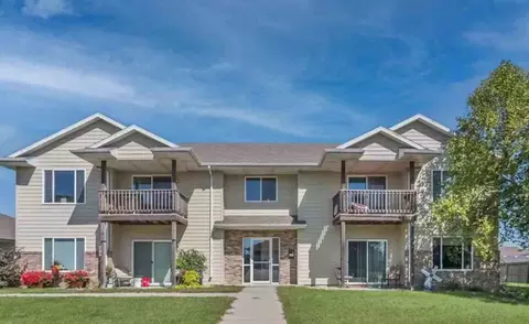 900 N Joslyn Dr, Brandon, SD 57005