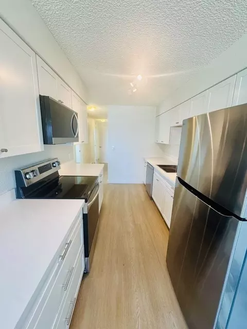490 S State St, Bellingham, WA 98225