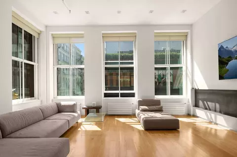 200 E 11th St, New York, NY 10003