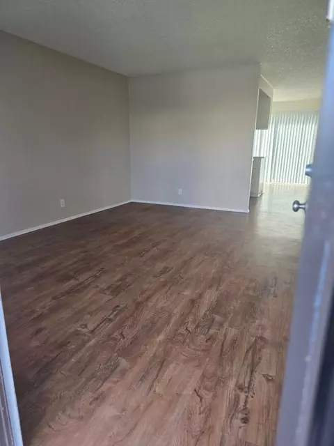 9091 Holder St, Cypress, CA 90630