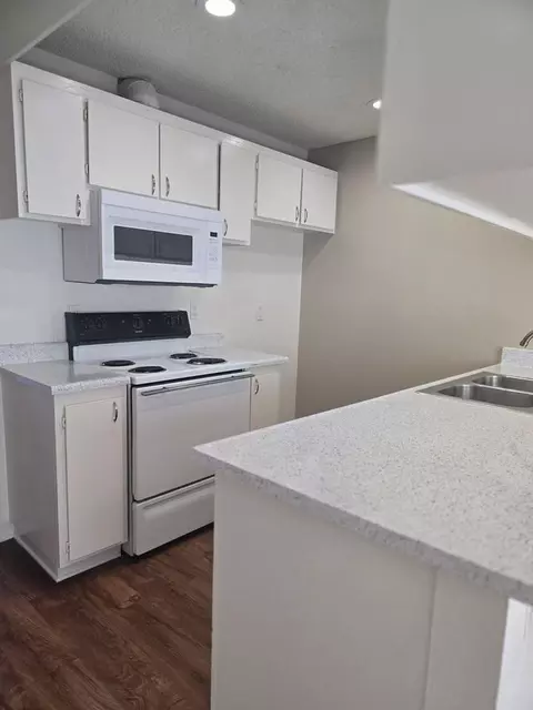 9091 Holder St, Cypress, CA 90630 photo 5
