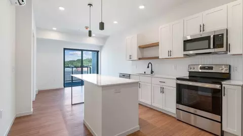 100 N Farwell St, Eau Claire, WI 54703
