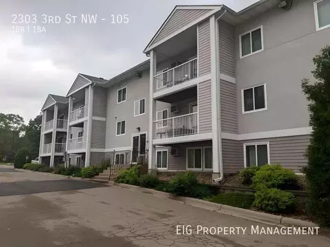 2303 3rd St NW, Arden Hills, MN 55112