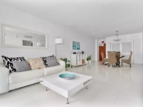 S Ocean Dr, Hollywood, FL 33019