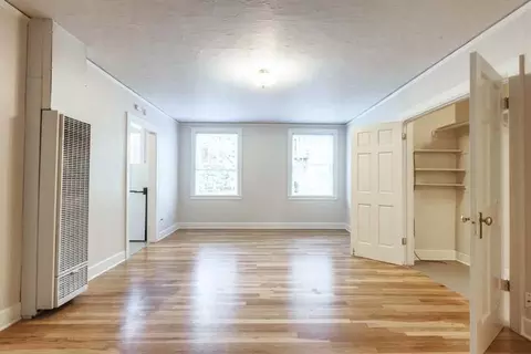 1037 NW 20th Ave, Portland, OR 97209