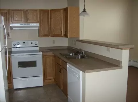 103 E Quincy St, Hancock, MI 49930 photo 2