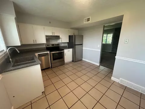 10715 O St, Omaha, NE 68127