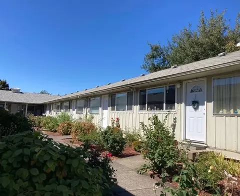 2741 Brooks Ave NE, Salem, OR 97301