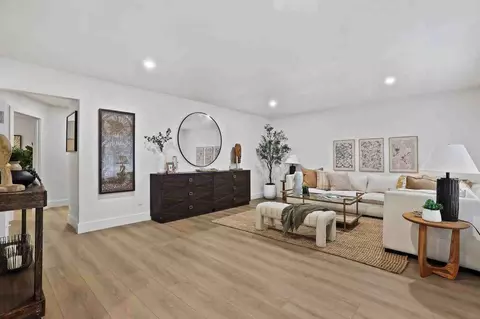 15501 Pasadena Ave, Tustin, CA 92780