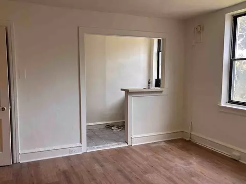 4417 Pine St, Philadelphia, PA 19104