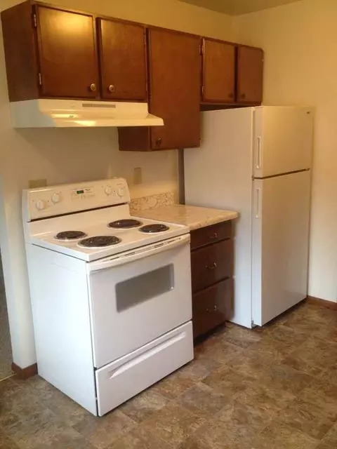 1206 27th Ave S, Moorhead, MN 56560