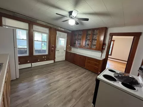 8 Union St, Windsor, VT 05089