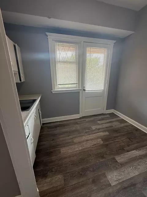4144 Warwick Blvd, Kansas City, MO 64111