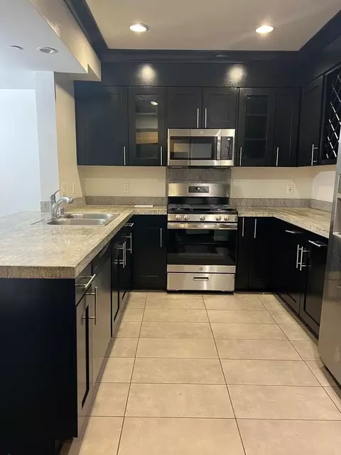 10625 Bloomfield St, Los Angeles, CA 91602
