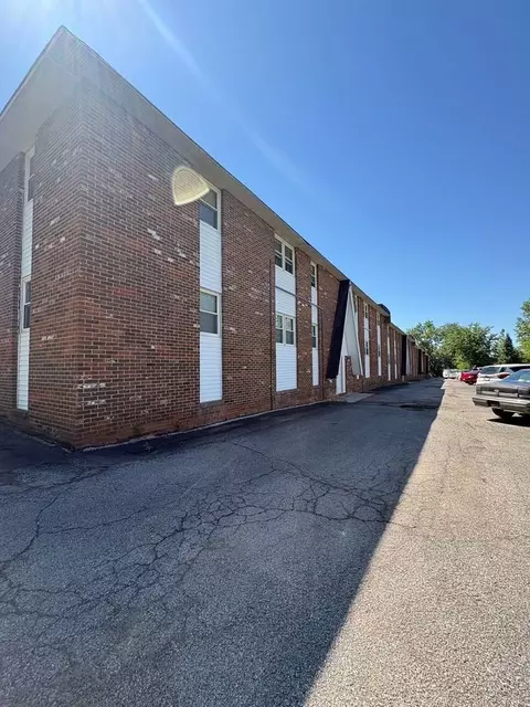 7217 N University St, Peoria, IL 61614