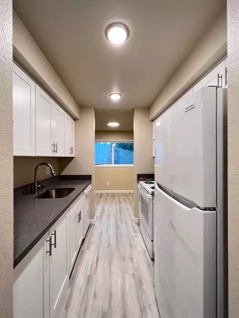10522 Lake City Way NE, Seattle, WA 98125