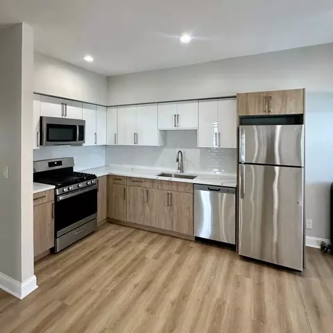 1310 W Howard St, Chicago, IL 60626