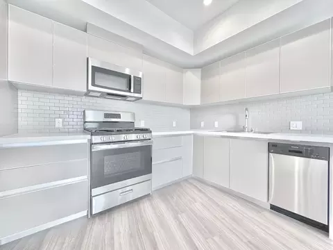838 S La Brea Ave, Los Angeles, CA 90036
