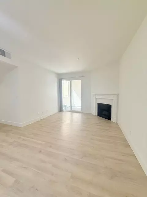 8715 Burton Way, Los Angeles, CA 90048