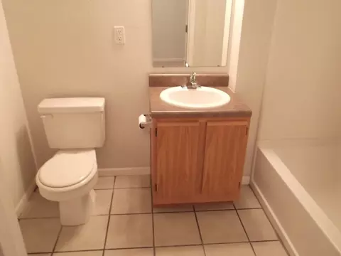 512 Rockledge Rd, Lawrence, KS 66049