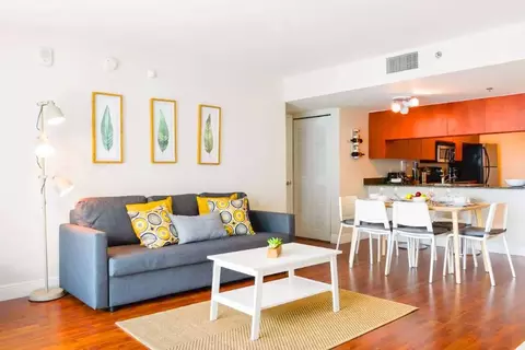 1 NW 12th St, Miami, FL 33136