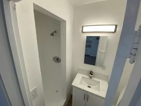 944 Tiverton Ave, Los Angeles, CA 90024