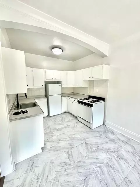 12231 Clifton Blvd, Lakewood, OH 44107