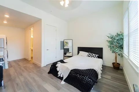 11 SE 57th Ave, Portland, OR 97215