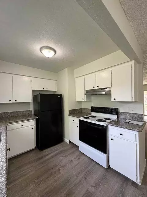 912 NE 91st924 Ne 91st #912-912, Maywood Park, OR 97220