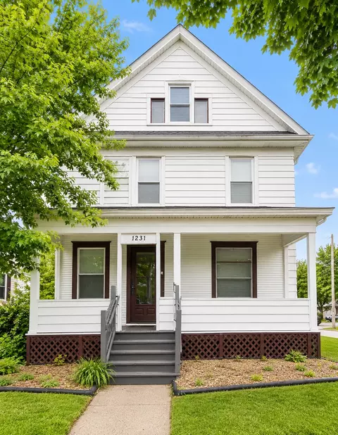 1231 8th St SE, Minneapolis, MN 55414