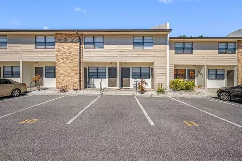 6119 Memorial Hwy, Town N Country, FL 33615
