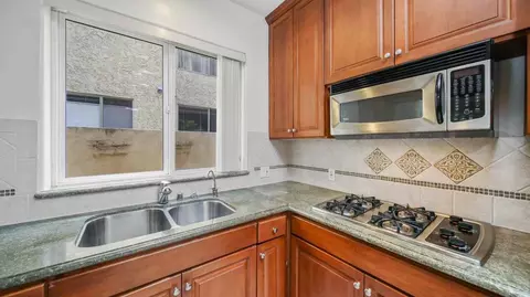 2306 Fox Hills Dr, Los Angeles, CA 90064