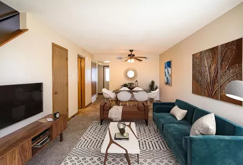 5600 Jersey Ridge Rd, Davenport, IA 52807