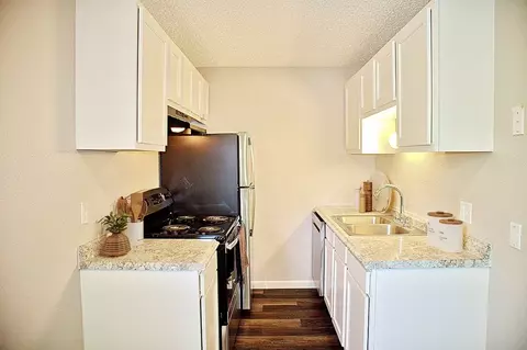 6066 Lamar Cir, Arvada, CO 80003 photo 4