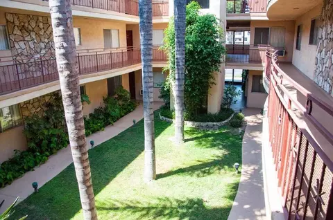 21834 Roscoe Blvd, Los Angeles, CA 91304