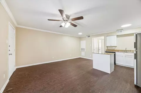 300 Pecore St, Houston, TX 77009