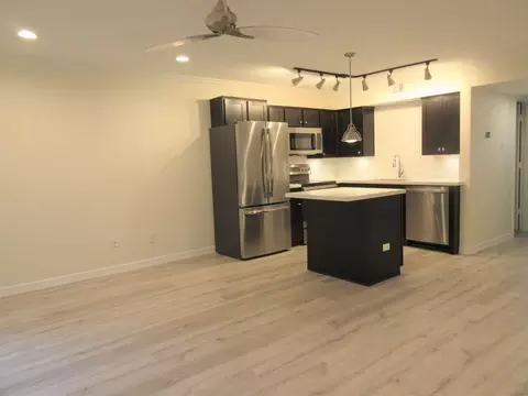 300 Pecore St, Houston, TX 77009