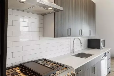 1531 W Howard St, Chicago, IL 60626 photo 3