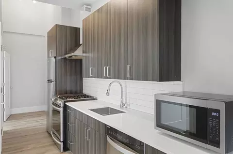 1531 W Howard St, Chicago, IL 60626 photo 4