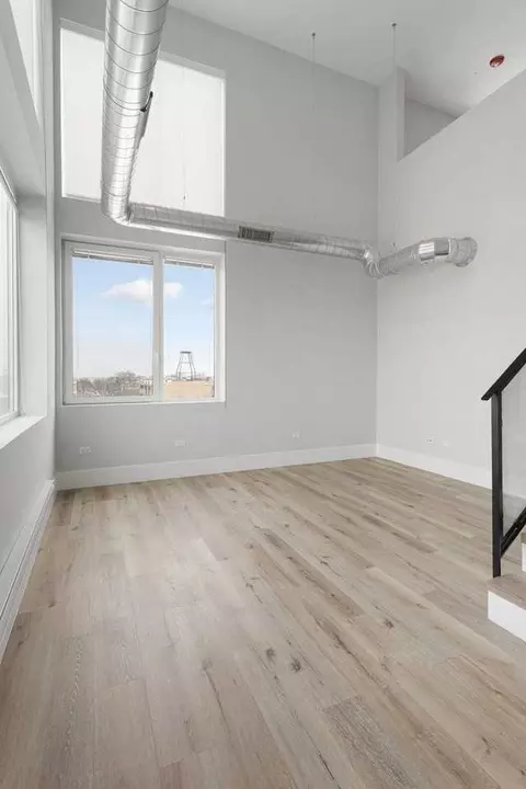 1531 W Howard St, Chicago, IL 60626 photo 5