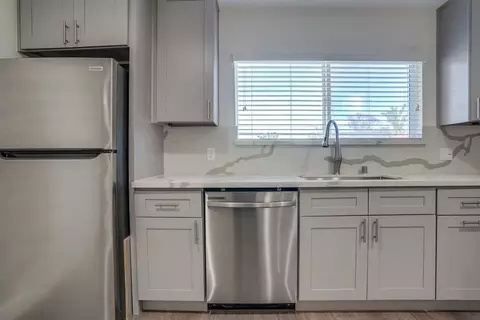 2330 S Corning St, Los Angeles, CA 90034