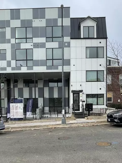 828 18th St NE, Washington, DC 20002