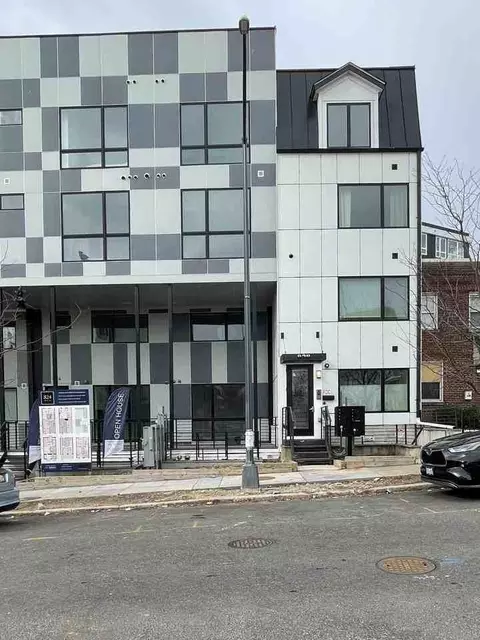 828 18th St NE, Washington, DC 20002