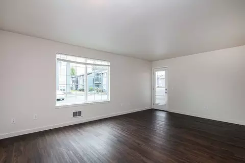 832 W Casino Rd, Everett, WA 98204