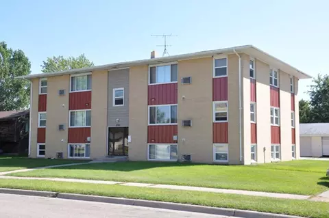 2310 10th St S, Moorhead, MN 56560